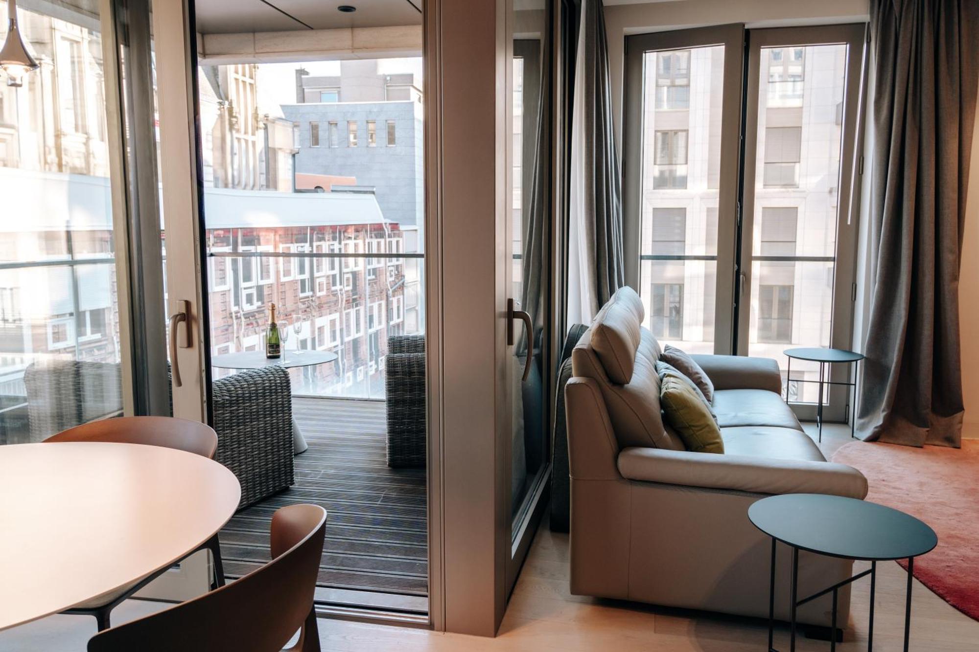 Luxe - Modern & Spacious 2br With Balcony View * Luxemburgo