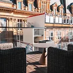 Luxe City - Modern & Spacious 2Br With Balcony View