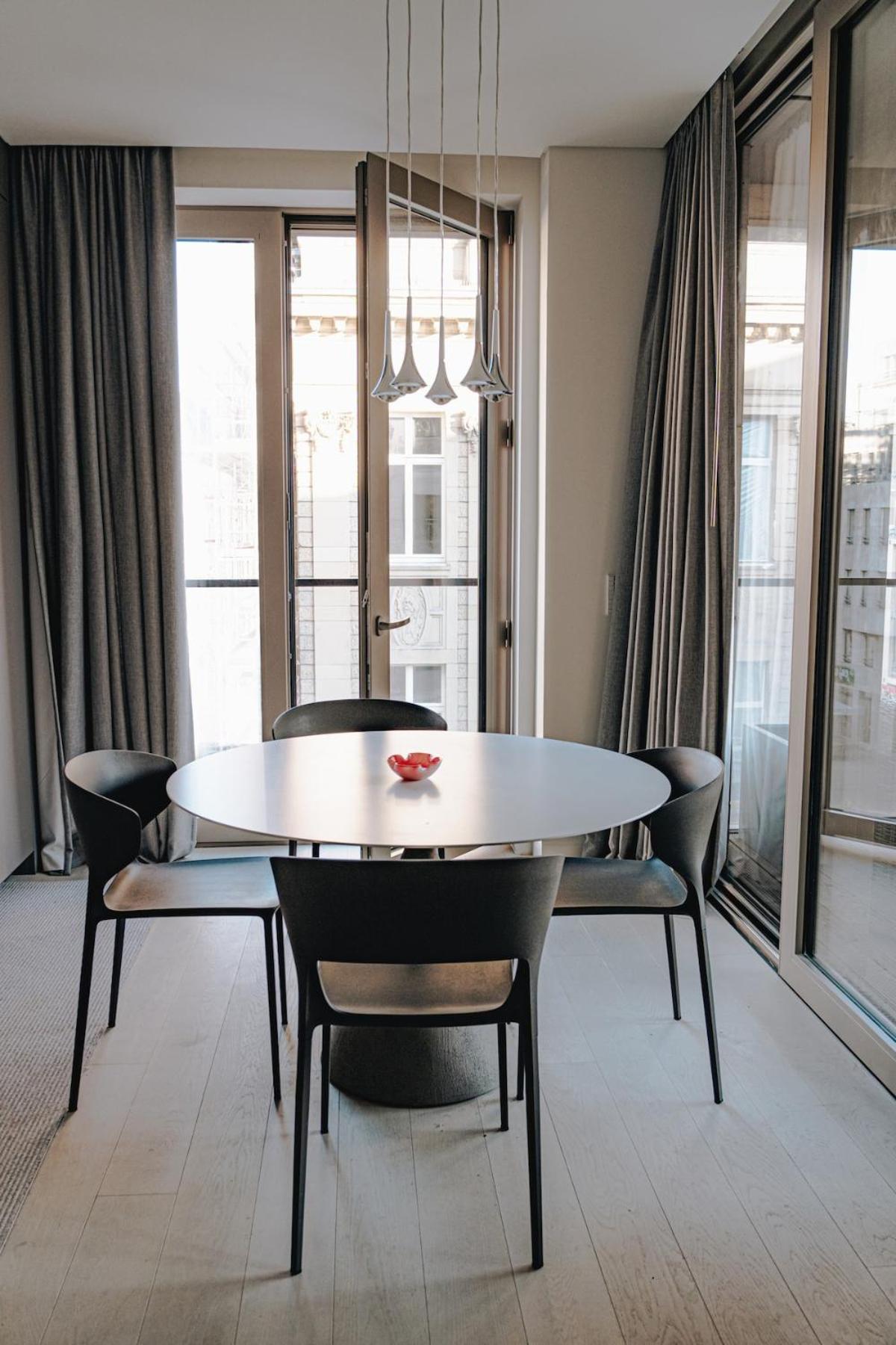 Luxe - Modern & Spacious 2br With Balcony View