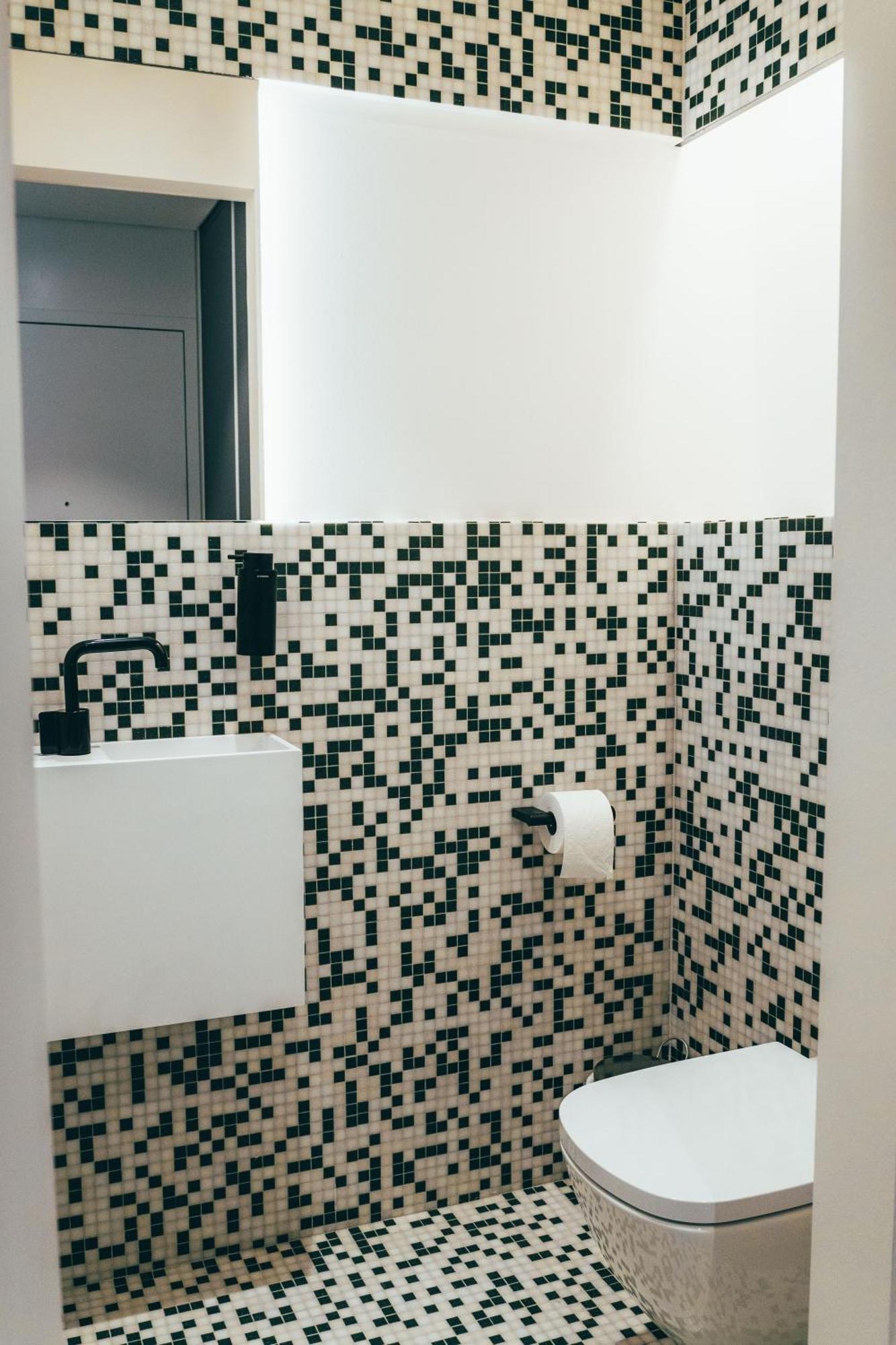 Luxe - Modern & Spacious 2br With Balcony View *