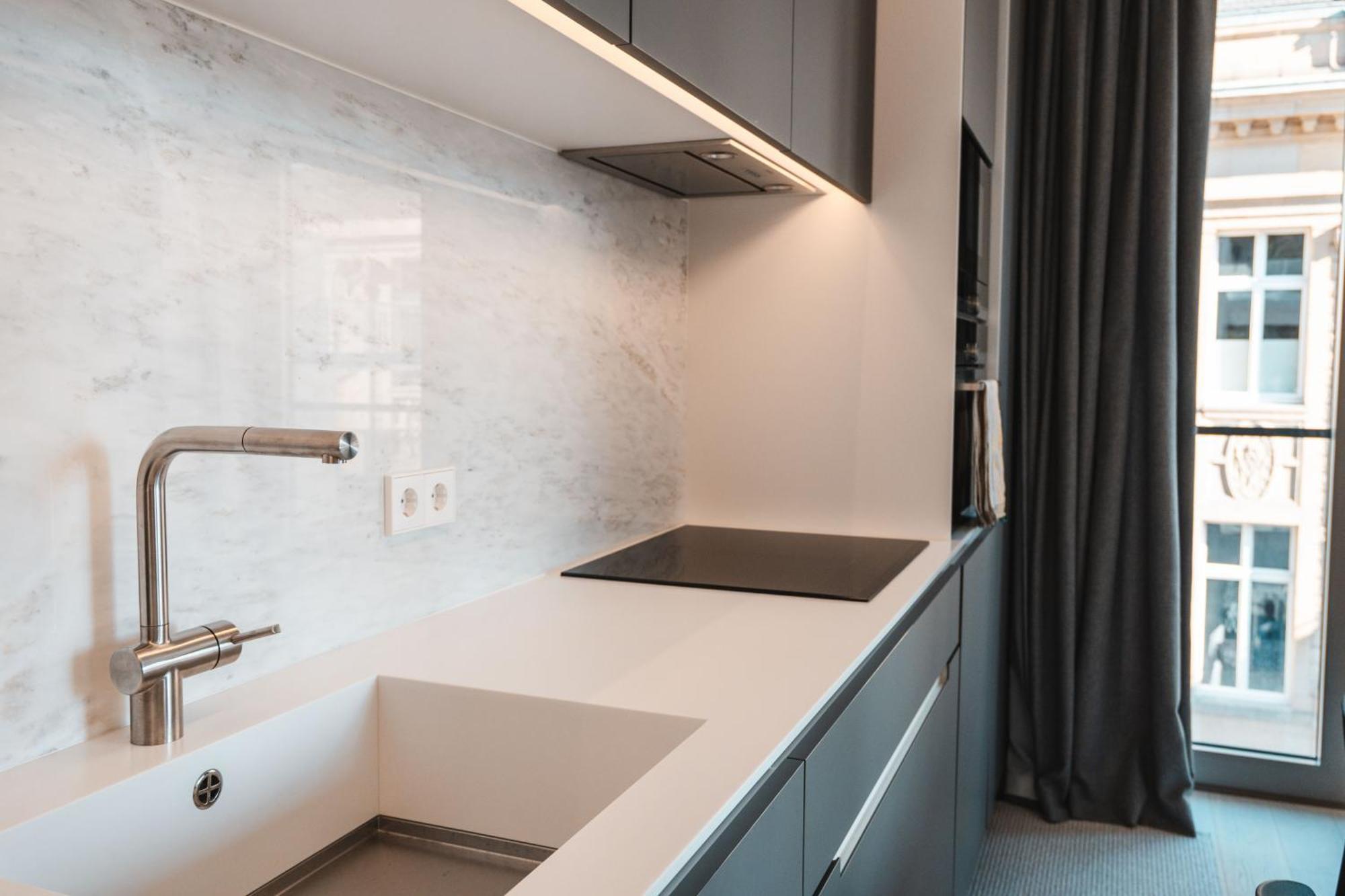Luxe - Modern & Spacious 2br With Balcony View